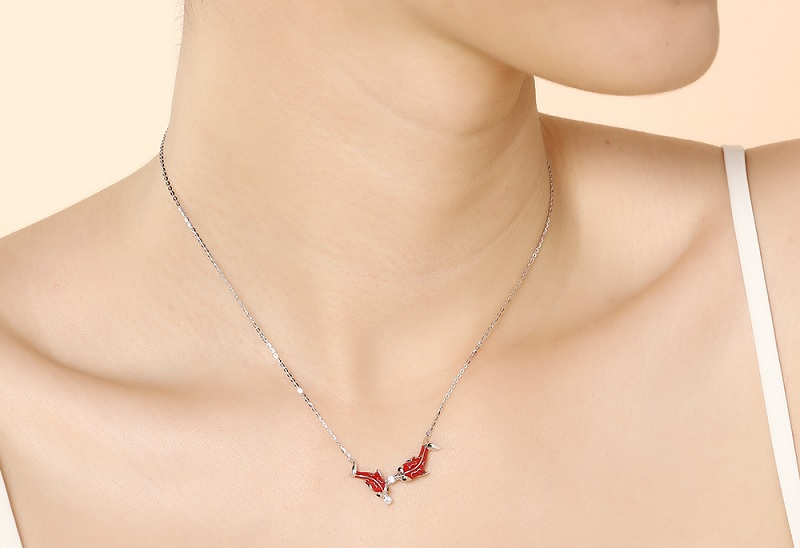 Dây chuyền hình hai con cá đỏ